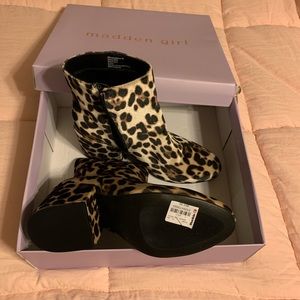 Madden Girl Size 7 Booties Leo Velvet New
